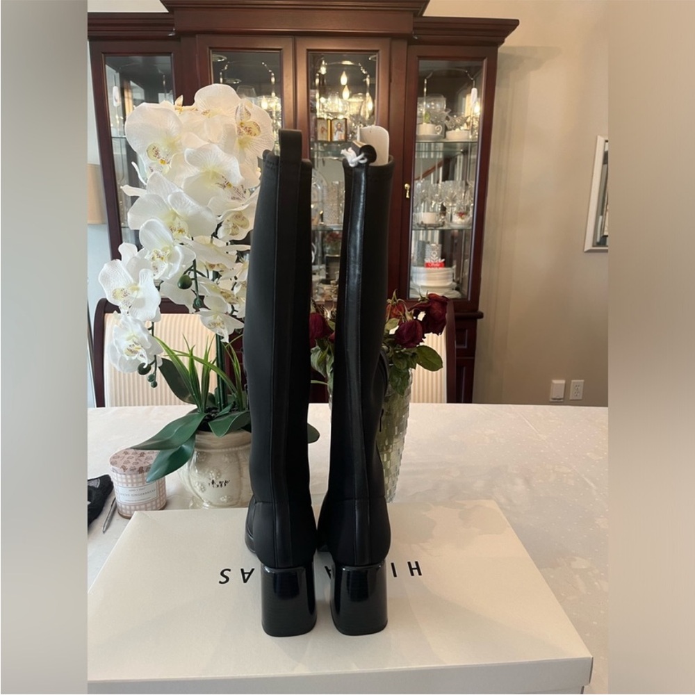 Chic Black Heeled Boots - Picture 3 of 7